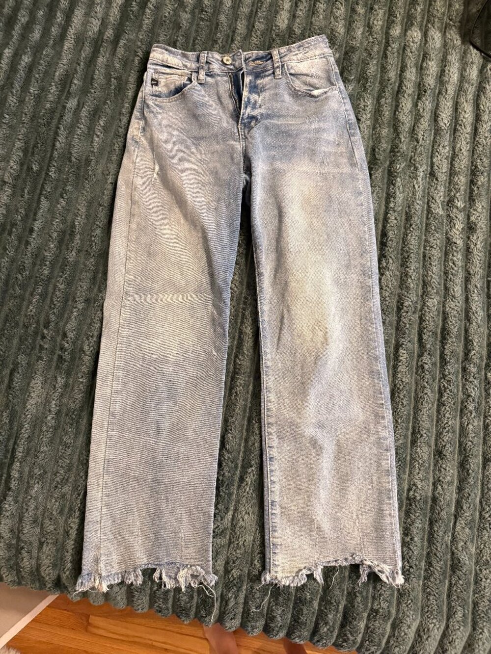 KanCan Cropped Fray Jeans Estilo Size 0 / 23